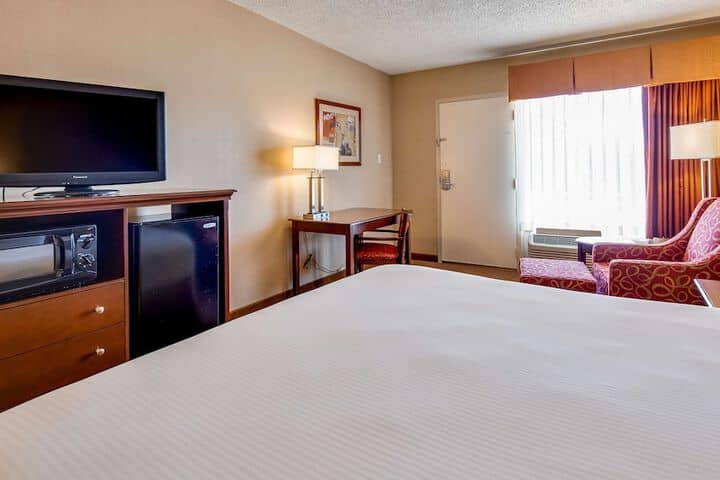 Room 8 of 24