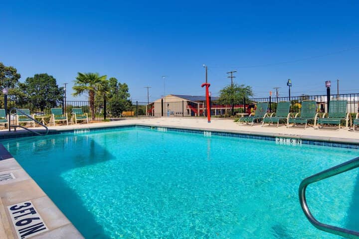 Pool 15 of 24